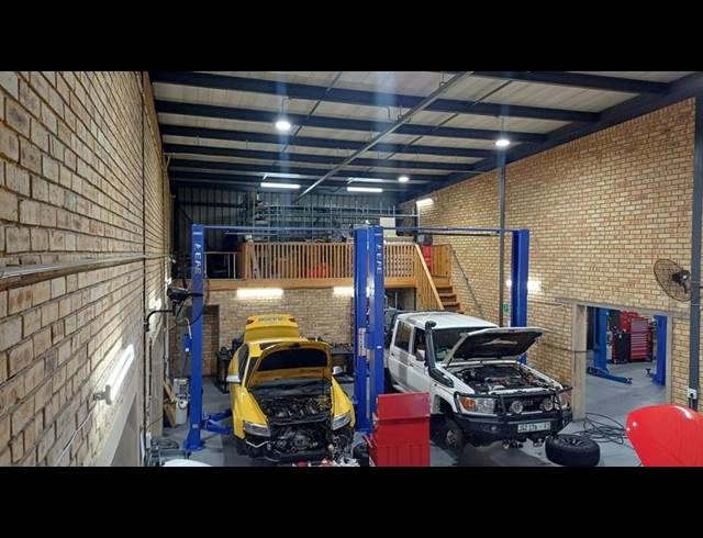 INDUSTRIAL PROPERTY TO RENT IN HENNOPSPARK